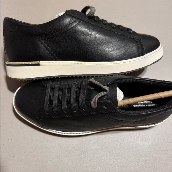 Black hush puppies tennis shoes - Picture 5 of 7